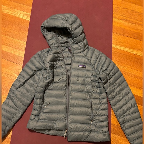 Patagonia Jackets & Blazers - Patagonia Women’s Down Sweater Hoody